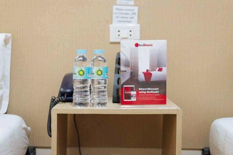 ホテル レッドドアーズ プラス ニア Sm ラナン ダバオ【スタッフワクチン接種済み】 ダバオ　シティ エクステリア 写真
